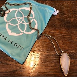 Kendra Scott arrowhead necklace